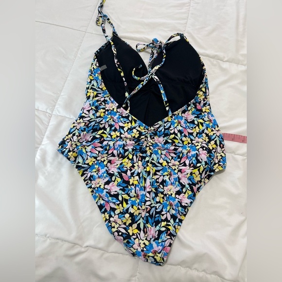 Shade & Shore Floral One Piece Swimsuit size L - Picture 3 of 11